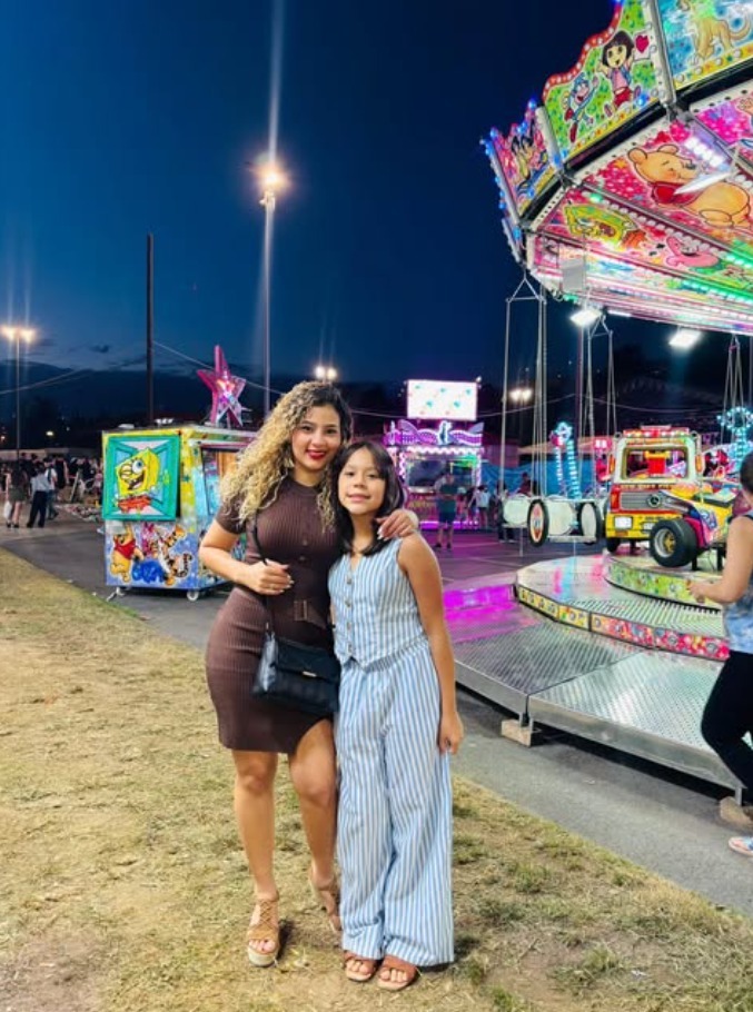 Carla con su familia