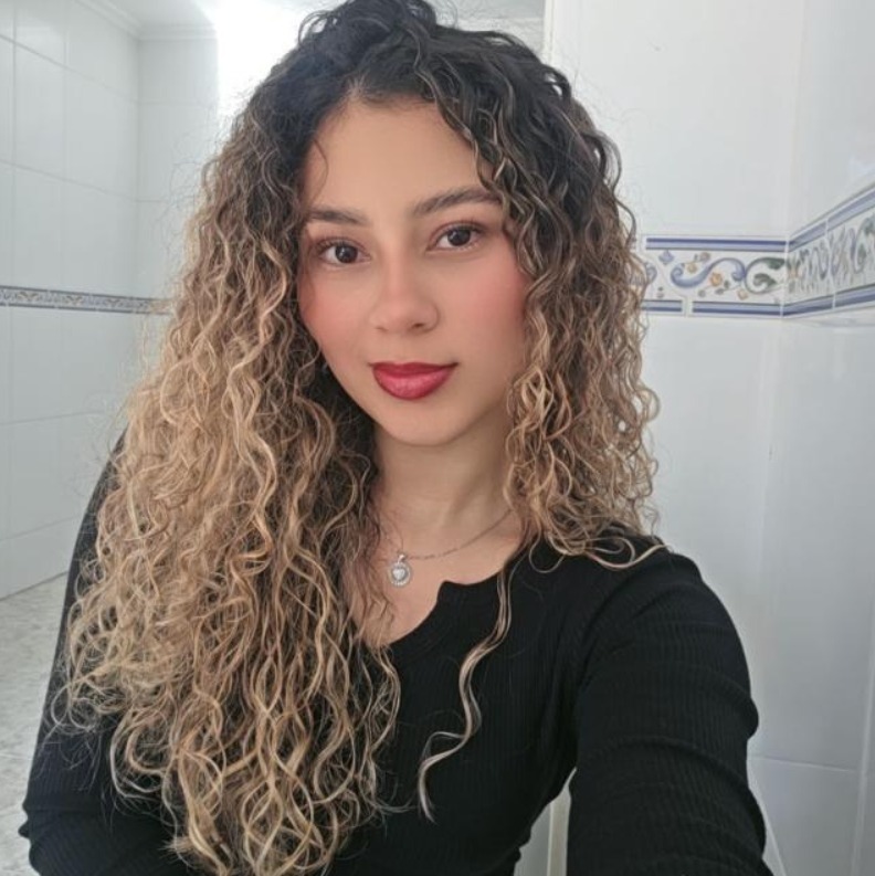 Carla Díaz - Especialista en Estética